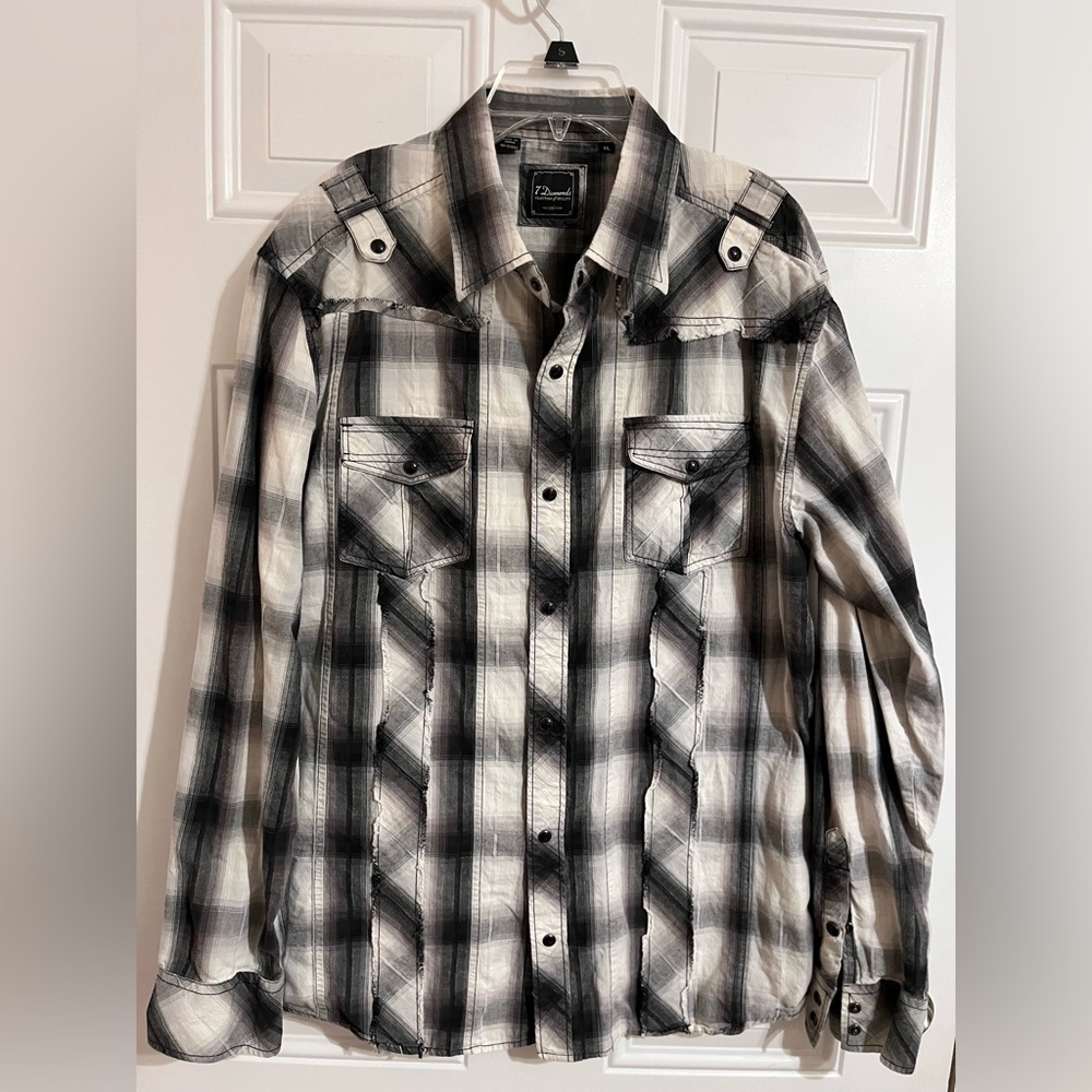 7 Diamonds Shirt Mens Large Button Up Pearl Snap Black Gray Plaid Southwestern